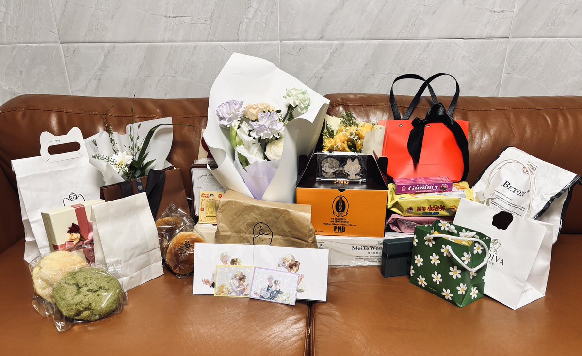 안녕하세요 마노입니다🍀
이틀의 사인회 일정이 모두 마무리 되었습니다! 찾아와 주신 모든 독자님들께 감사드립니다!🥰 시즌2도 잘 부탁드립니다!
#키스미이프유캔 #판타지트