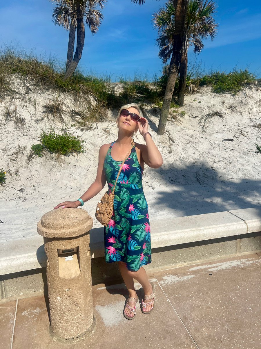 michael25961337's tweet image. A couple more from Florida🏝️Weather is nice in Missouri today. Hope you enjoy your day! 

#couple #maturecouple #beach #beachlife #weekendvibes