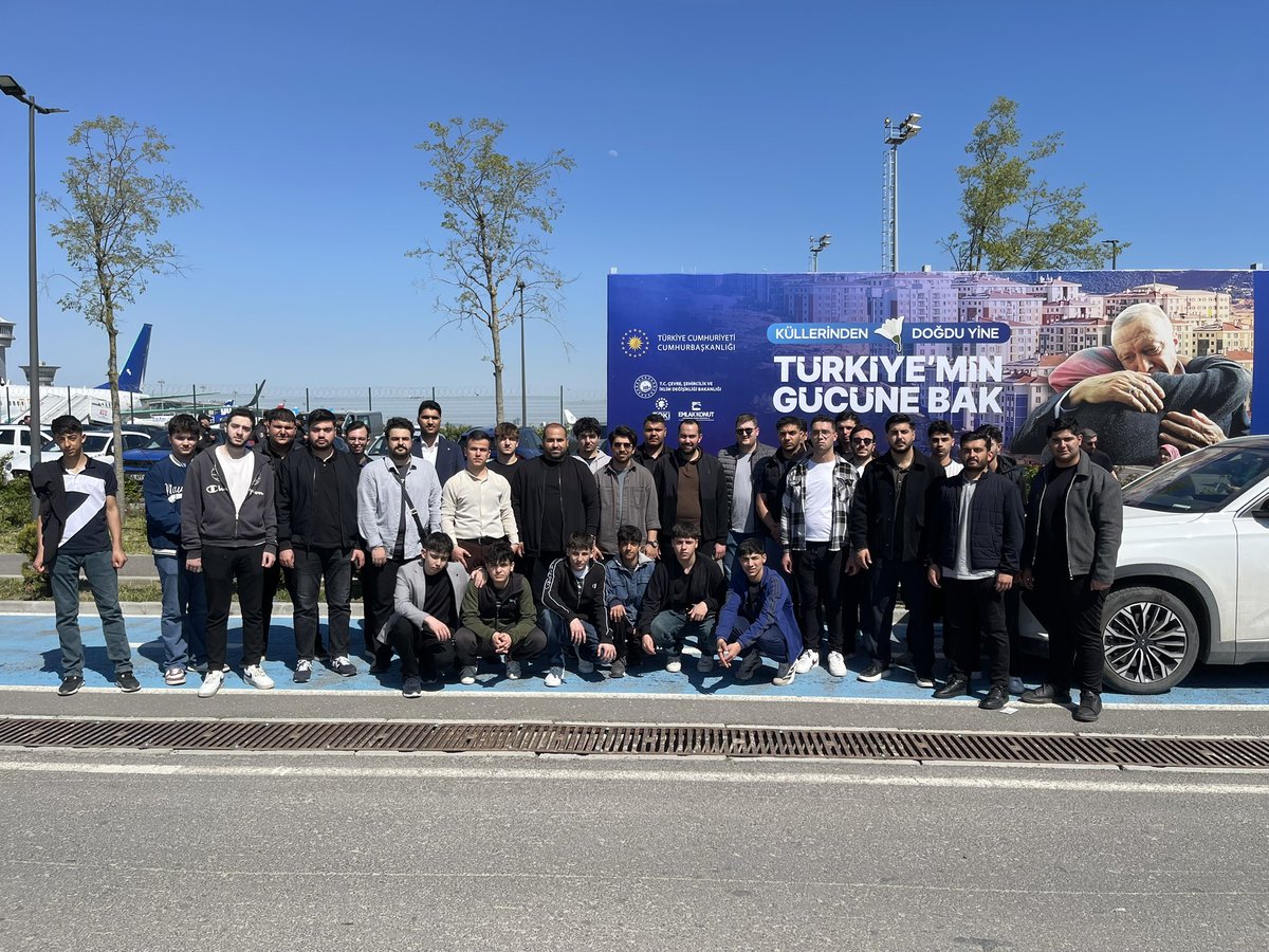 akbasaksehir's tweet photo. İstanbul 100.000 konut kura çekim törenine katılarak milletimizin hayallerine ortak olduk.

Durmak yok, hizmete devam! 🇹🇷 https://t.co/AYFKobryZV