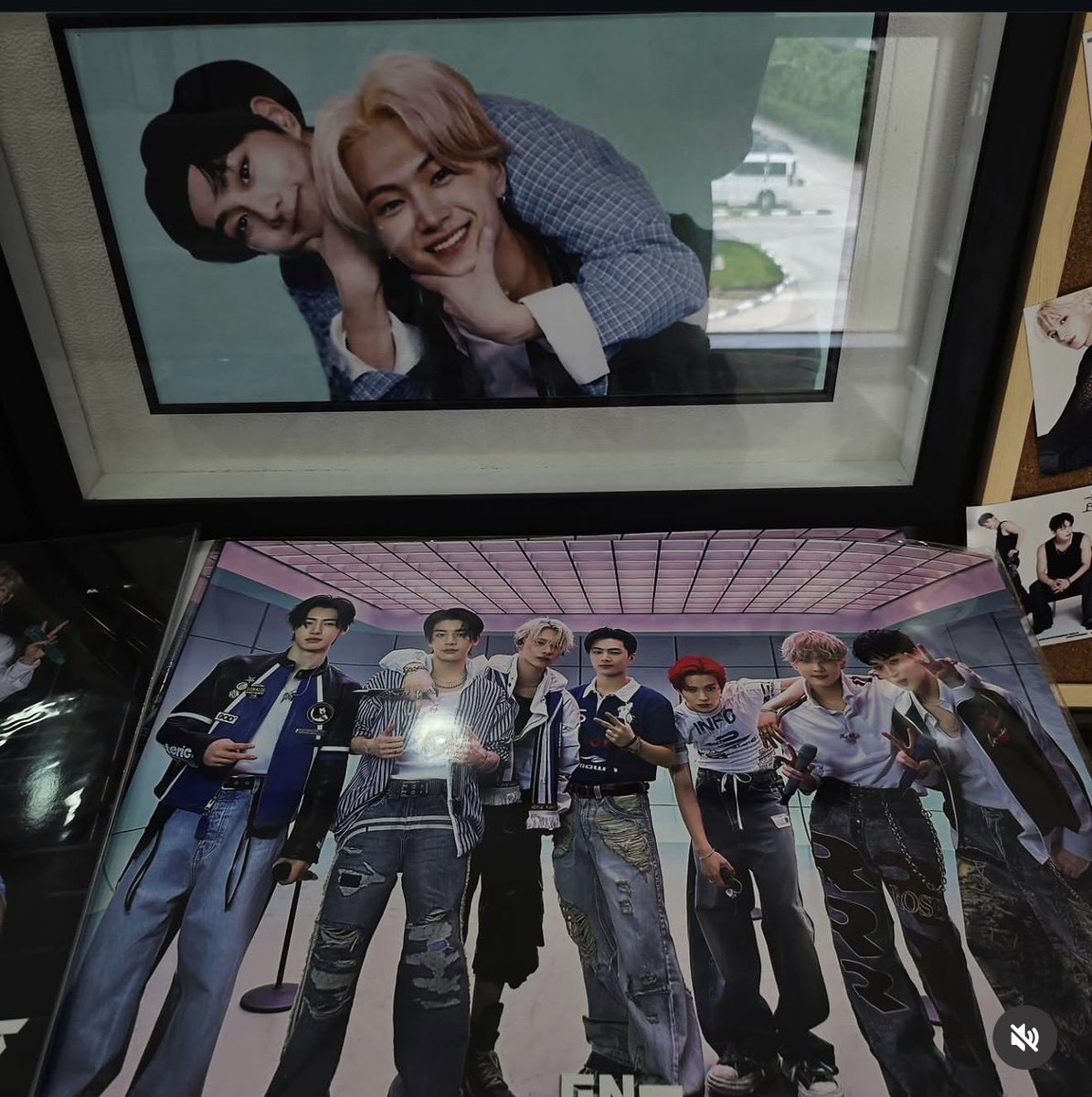 Ohhhh the Jaywon photo is still on display at Jay’s dad’s restaurant!!! 🤭😍 #야옹즈