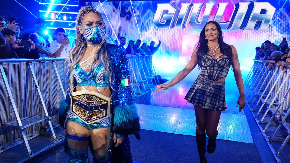 Roman Reigns SZN 💥 tweet media