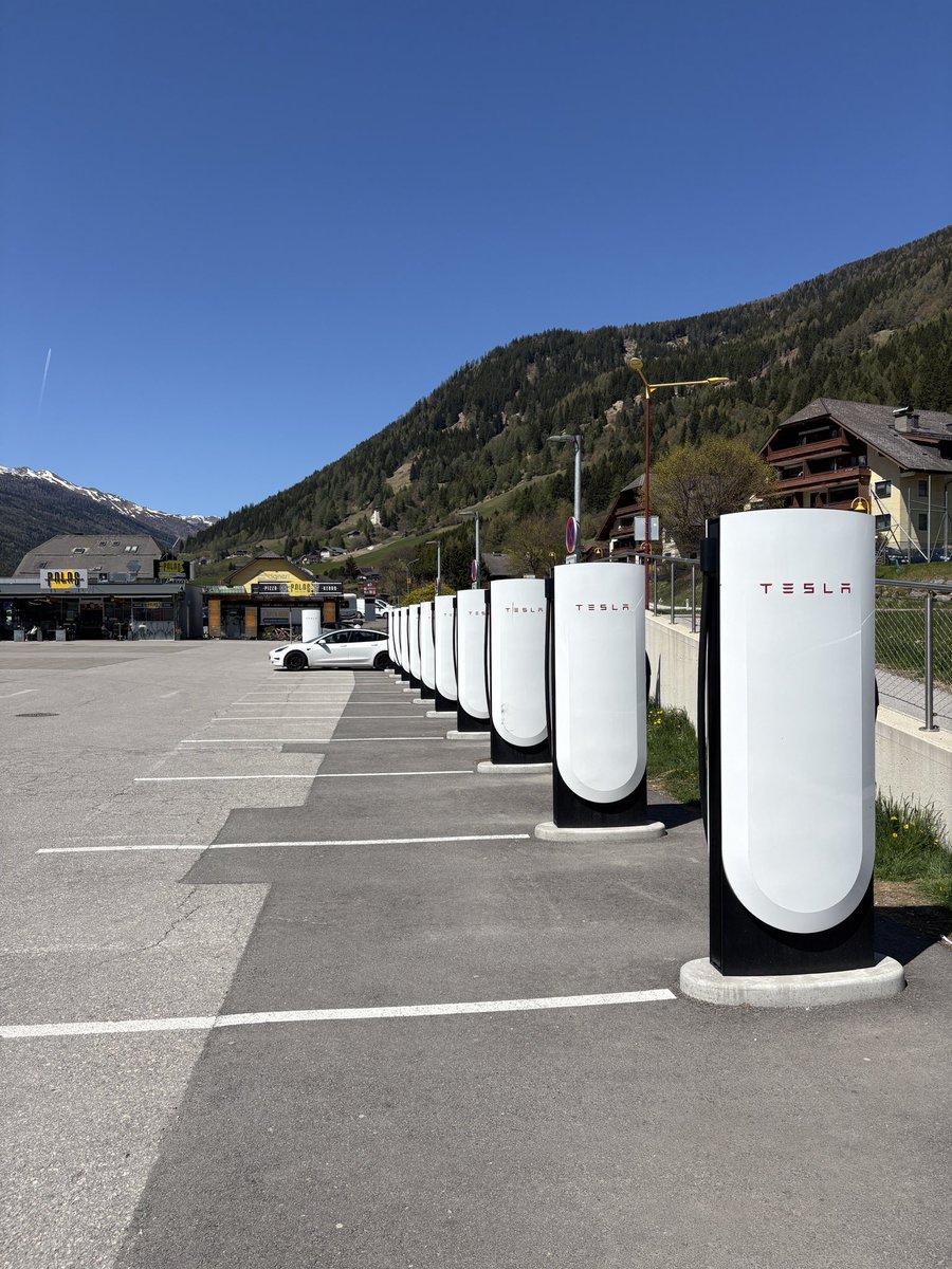 Zbrdä Zdöla tweet media