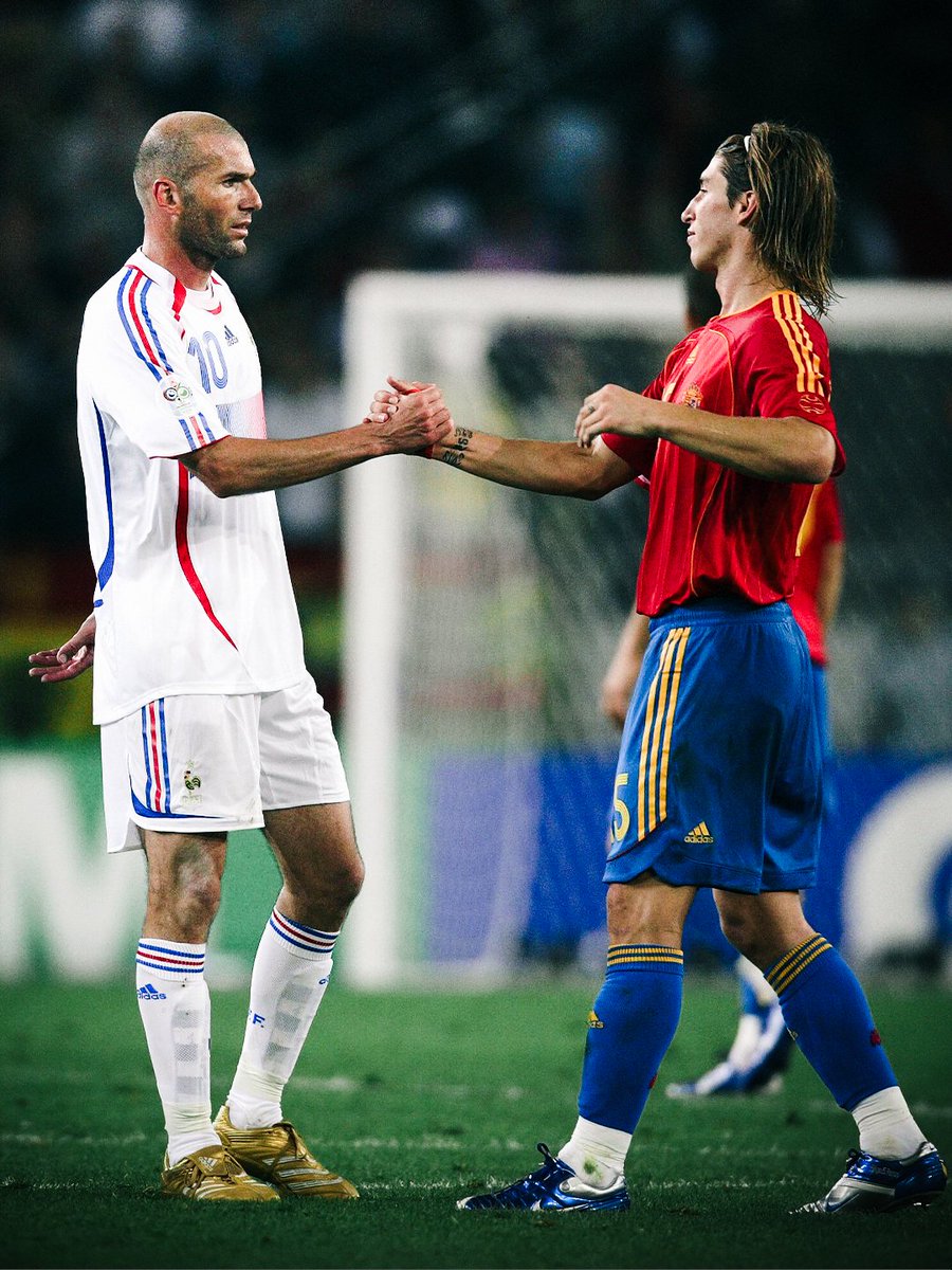 🔙 2006: Zinedine 🤝 Sergio

#CopaMundialFIFA