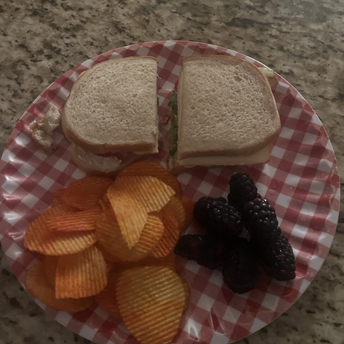 FoodsnapIO9's tweet image. Sandwich with Chips and Blackberries in Township of Harris and it looks incredible 🔥 → foodsnap.io/posts/1537 #Foodie #FoodSnap #FoodLovers