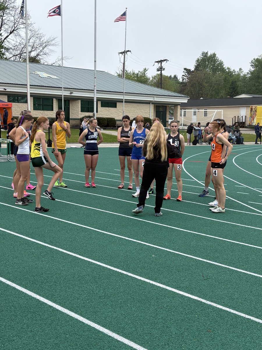 MrsAbbottAP's tweet photo. Lots of energy here this morning as we are gearing up for a fun day at Comet Relays! #GoComets! https://t.co/BlPqJxSpR0