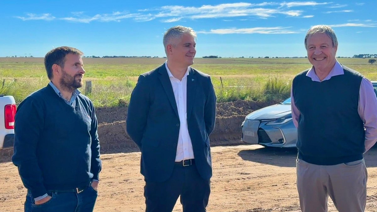 EmpatelLP's tweet photo. 📶 Colonia Santa María ya tiene señal de celular con Empatel y @ClaroArgentina 📱

🌐 Una antena de telefonía móvil 4G garantiza cobertura de calidad y conecta plenamente a sus vecinos con el mundo digital.  
🧵
@ZiliottoSergio
@acurciarello 
@azulueta17 https://t.co/oZjr8wBNiC
