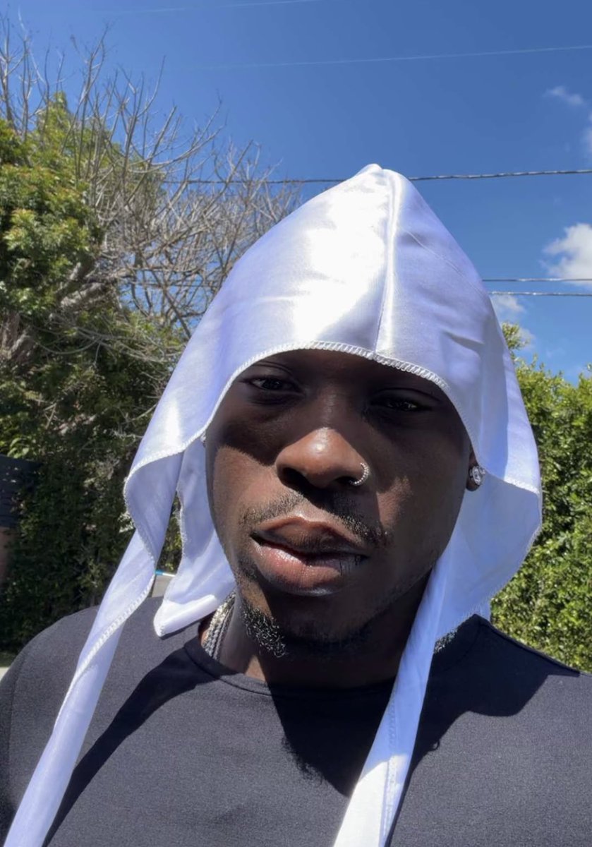 son of big wiz 🌱 tweet media