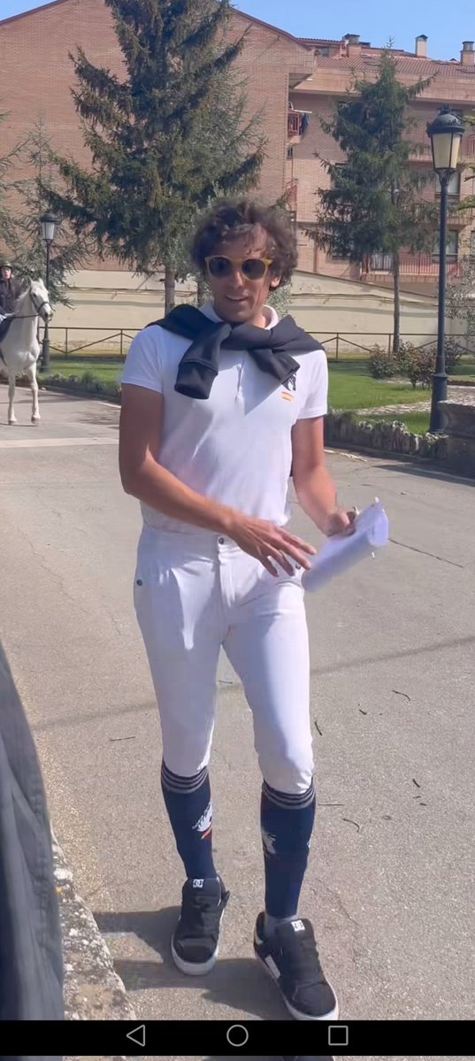 Mucha suerte Campeón!!!! 🍀🏇
Y recuerda PAZ TIO✌️☮️🕊️
Qué alegría de sábado nos has dado <a href="/isa_landa86/">isabel landa sola</a> Gracias Familia.😘😘😘
#Landisdas25A
#OscarLandaSola
#FamiliaLandaSola