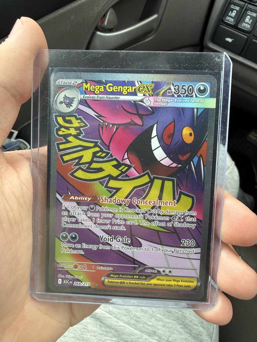 RayneStorm0024's tweet image. Hit the drop with @ApricotMG, only had to wait outside in the freezing cold for a hour and a half but it was so worth it🩷🩷#pokemon #hits #pulls #megaattack #gengar #restock