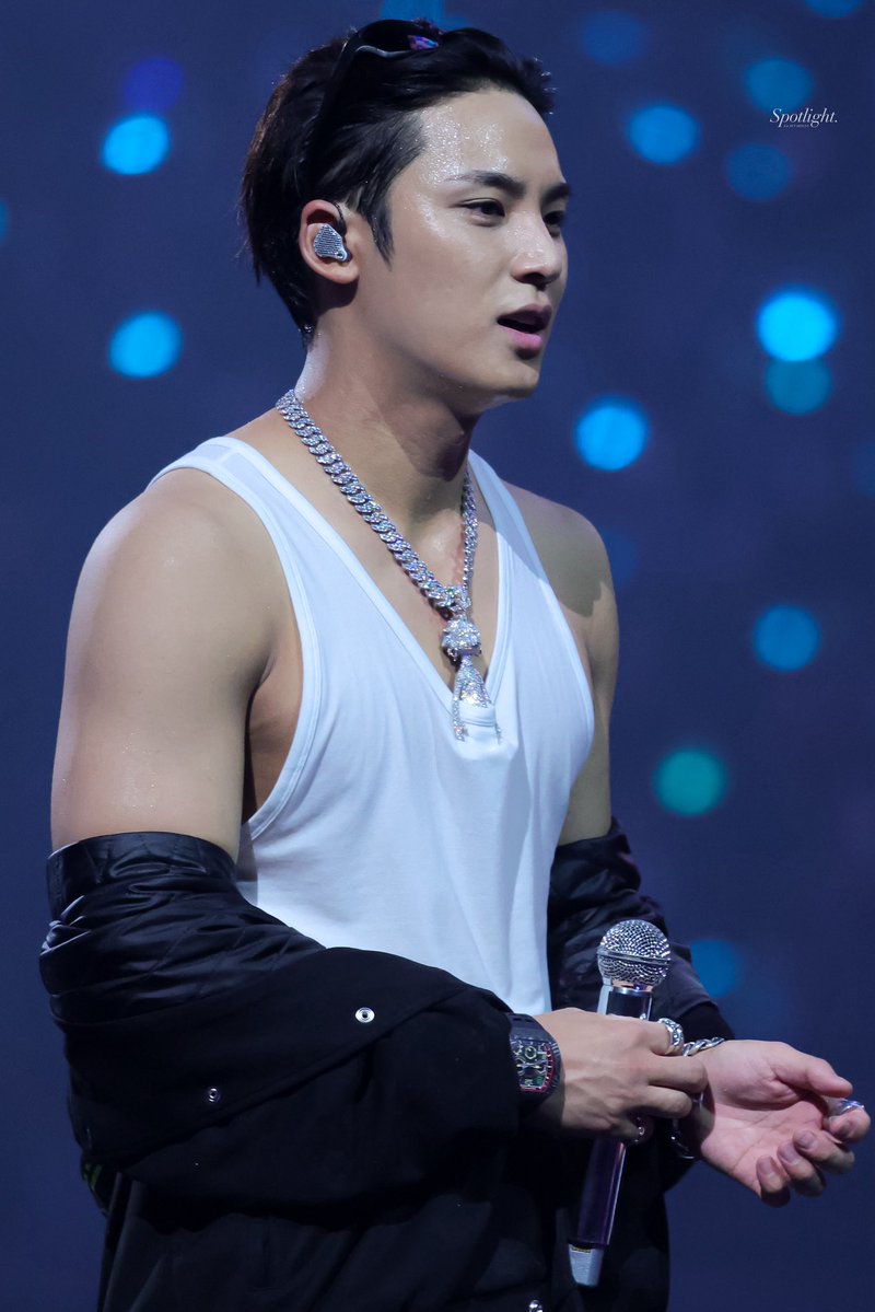 𝘚𝘱𝘰𝘵𝘭𝘪𝘨𝘩𝘵 tweet media