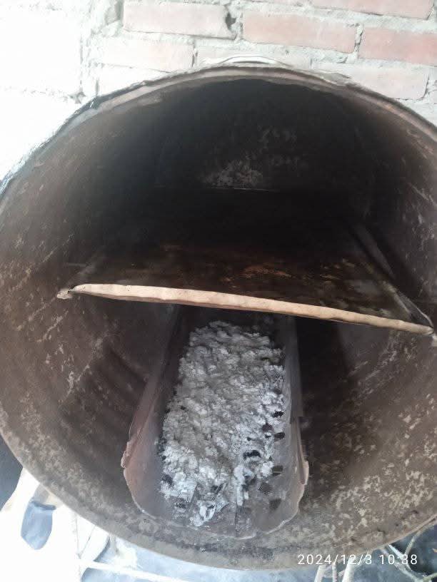 Horno preparado por los trabajadores de La Espiga de Oro, para darle un golpe de horno a los moldes de pizza.

#Matanzas #MatancerosEnVictoria