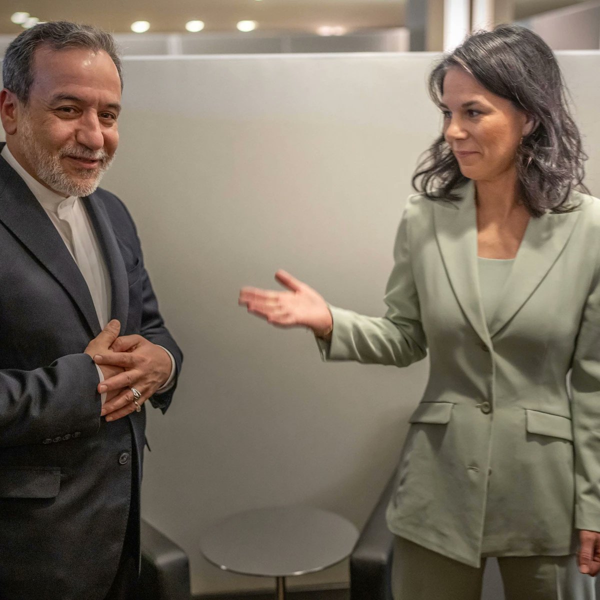 𝒽𝒶𝓁𝑒 tweet media