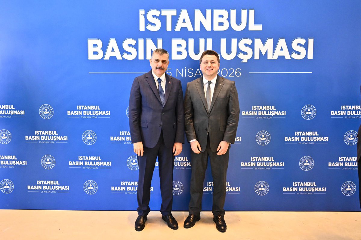 gokhanozbek_'s tweet photo. İçişleri Bakanımız Sayın Mustafa Çiftçi ile basın buluşmasında İstanbul’daki meslektaşlarımızla bir araya geldik.

Gündemdeki konuları değerlendirme ve sahadaki gözlemlerimizi aktarma fırsatı bulduk.

@TC_icisleri @mustafaciftcitr https://t.co/Utkq6G3Pd2