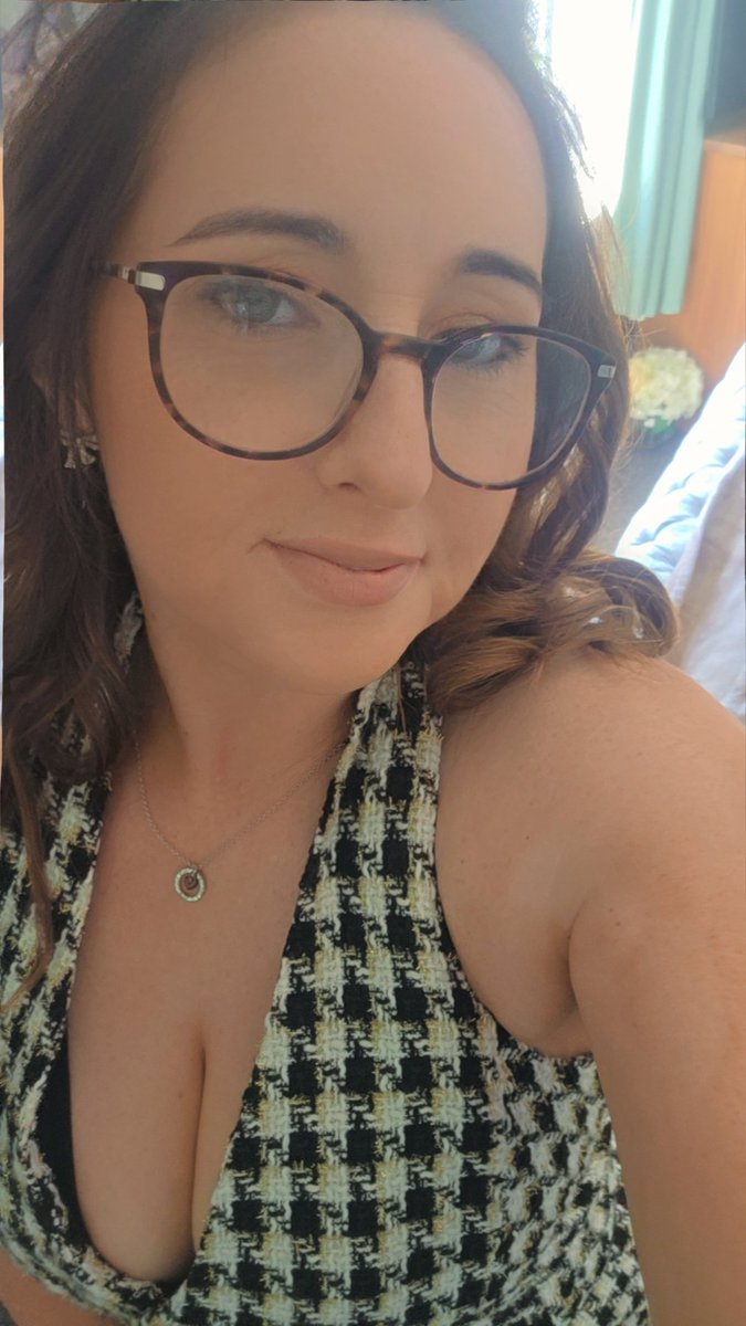 goddess Luna 👑 tweet media