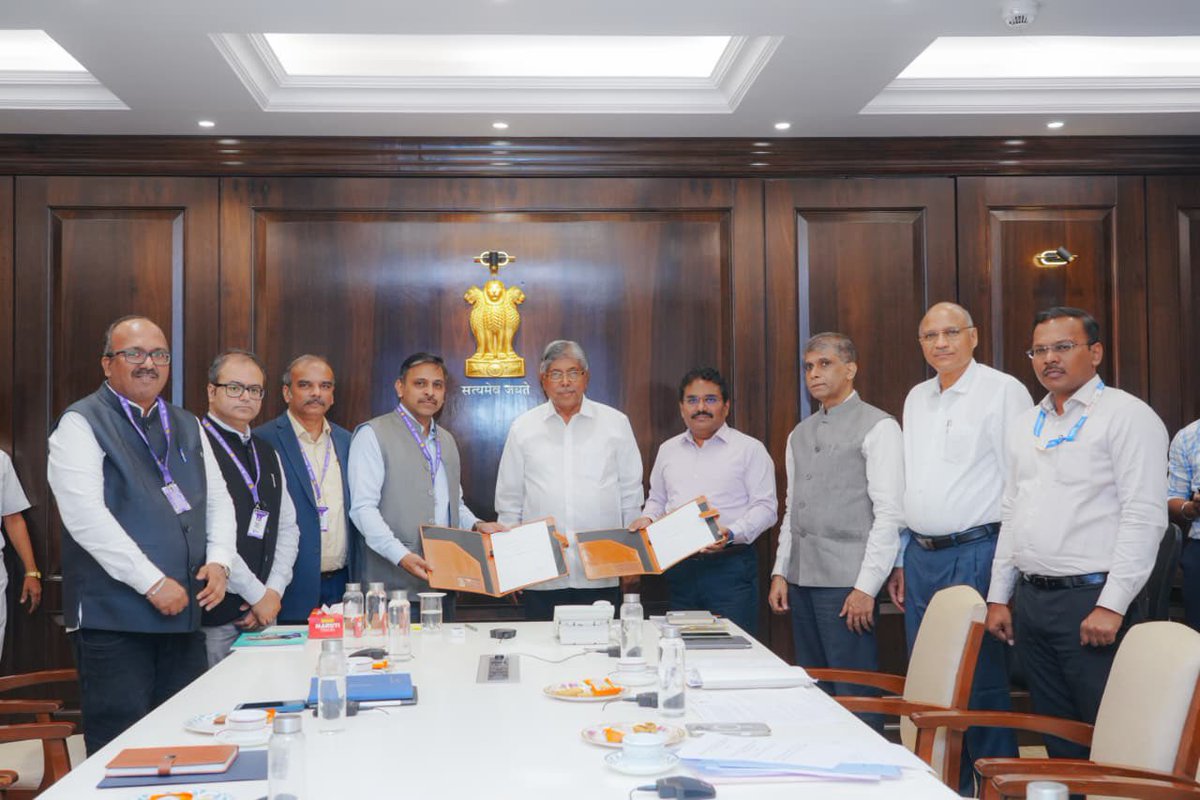 CII4WR's tweet image. Excited to announce an MoU between MSBTE &amp;amp; CII to launch a Japan Language Training Program for skill development students. 🇮🇳🤝🇯🇵
This initiative will enhance employability, build cultural understanding, and unlock global career opportunities in Japan.
#SkillDevelopment