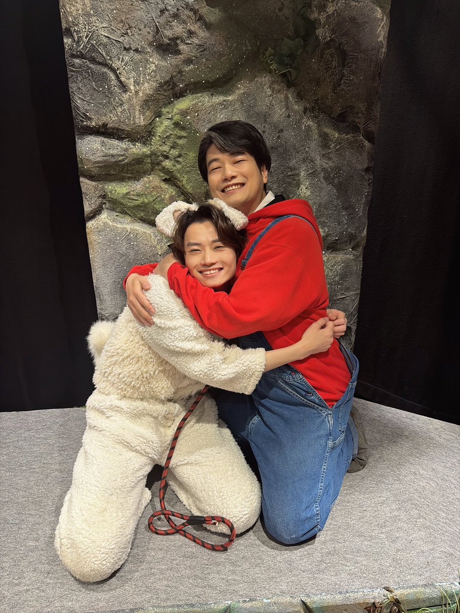 tomayano's tweet photo. #吉原端唄 龍チーム千穐楽、誠にありがとうございました！！🌸 これにて龍チーム全7公演が終演いたしました。ご来場くださった皆さま、応援グッズでご声援くださった皆さま！ありがとうございました！！

今回の旅路は楽しんでいただけましたでしょうか？また次の旅でお会いできますように！！📿🐩 https://t.co/oP383fEnBC