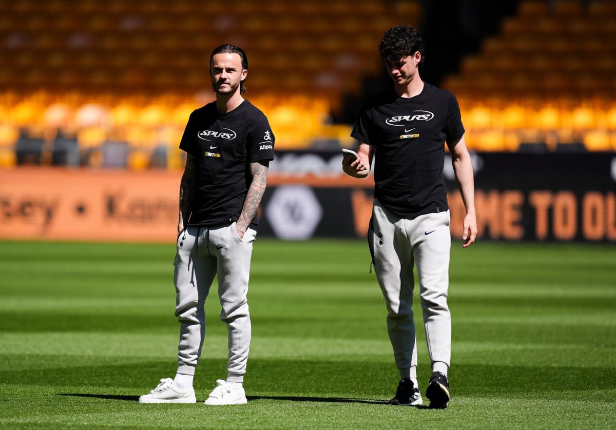 HQpcrt's tweet image. James Maddison &amp;amp; Archie Gray #WOLTOT
