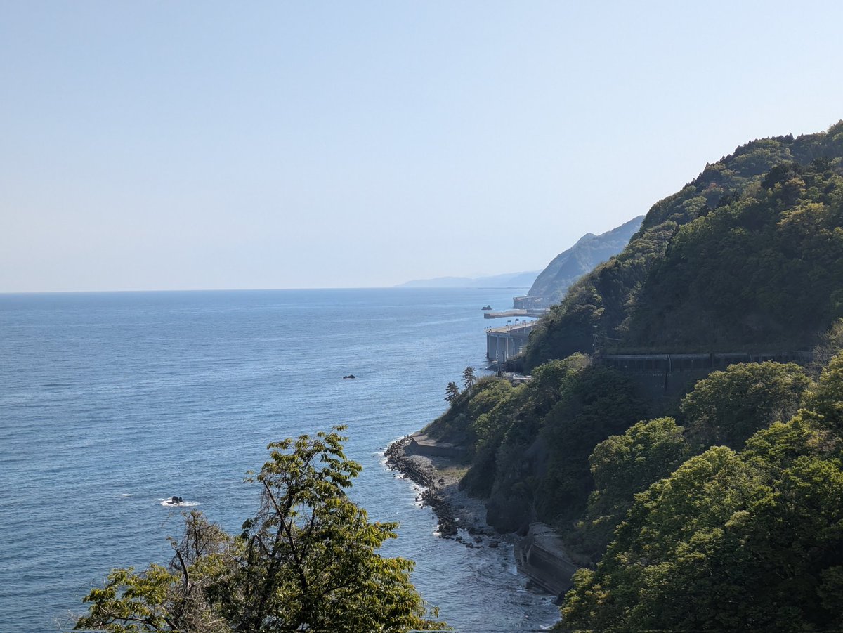 親不知・子不知

親知らず 子はこの浦の波まくら 越路の磯の あわと消えゆく