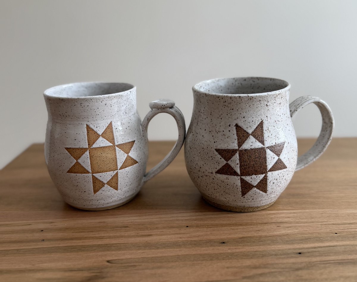 gaylestc's tweet image. Two quilted inspired mugs, one with a thumb wrist and one without. Which one would you choose? #madeinnl #pottery #buynl