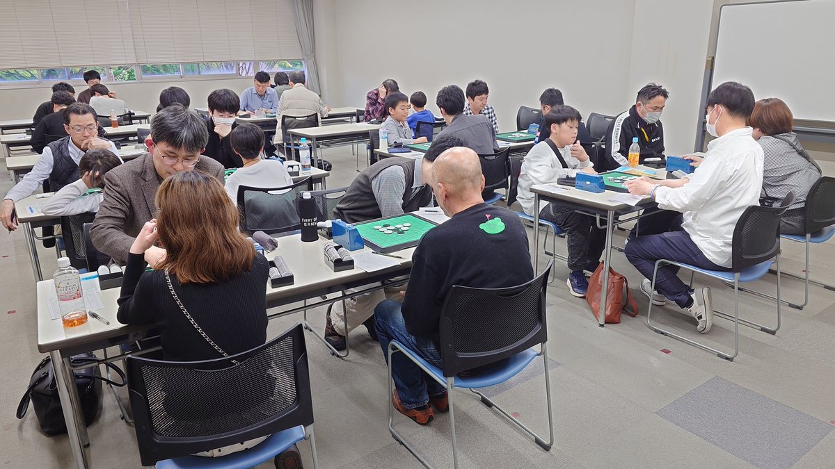 khothello's tweet photo. 第7回大阪耐久戦
本日は、35名が参加しました！

＜総合結果＞
1位 髙橋 晃大 九段 12勝 1敗 +308
2位 宮崎 裕司 七段 10勝 3敗 +166
3位 管生 貴祐 六段 9勝 4敗 +168

おめでとうございます(^_^)/

第一部、第二部の結果
https://t.co/kGrTXZgq7U https://t.co/jXMrLTwYtZ