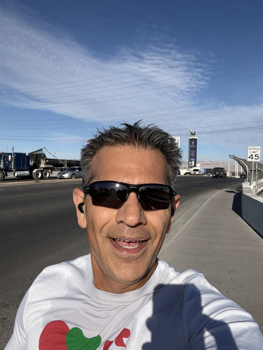 bhushansethi1's tweet image. Vegas baby #begas #travel #conferences