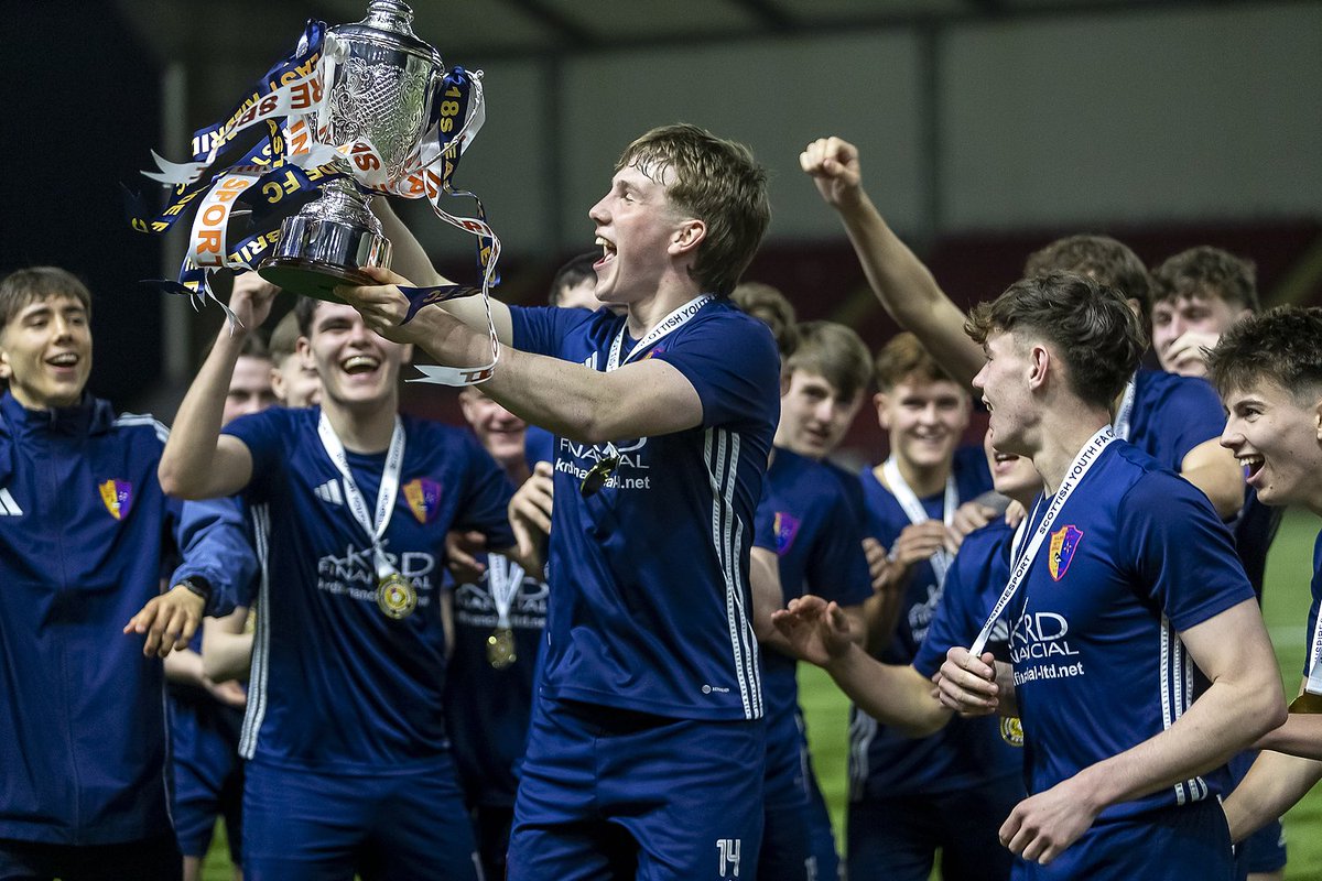 ScottishYouthFA's tweet image. What a night to remember! 🏆

Massive congratulations to East Kilbride FC on becoming our 18s Cup Final winners last night 👏🎉

A result built on hard work, determination, and real team spirit from start to finish

#SYFAinspireCup #inspired @inspiresport @CollargeImages @Ekfc08