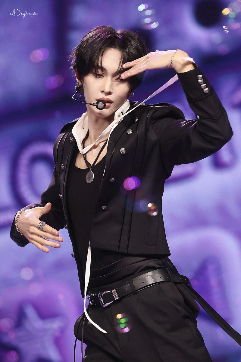 10Degrees tweet media