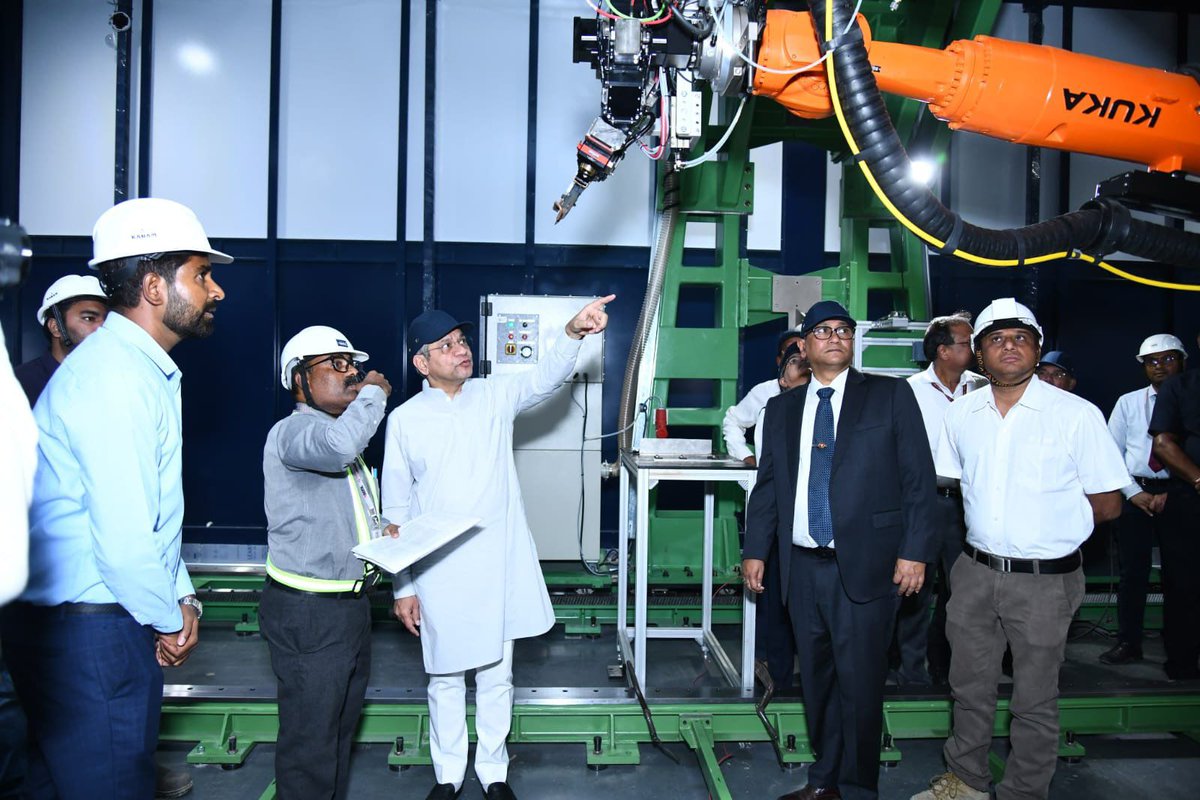 Tejasvi Surya tweet media