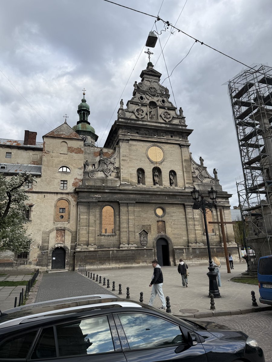 Bob32801's tweet photo. Answered another mutual aid call to Ukraine.  The city of Lviv is amazing Was able to do some good work and training for the local professionals and made friendships.  Honored by the opportunity. These are brave hard working people who are making a difference. https://t.co/xyZ0ysnei2