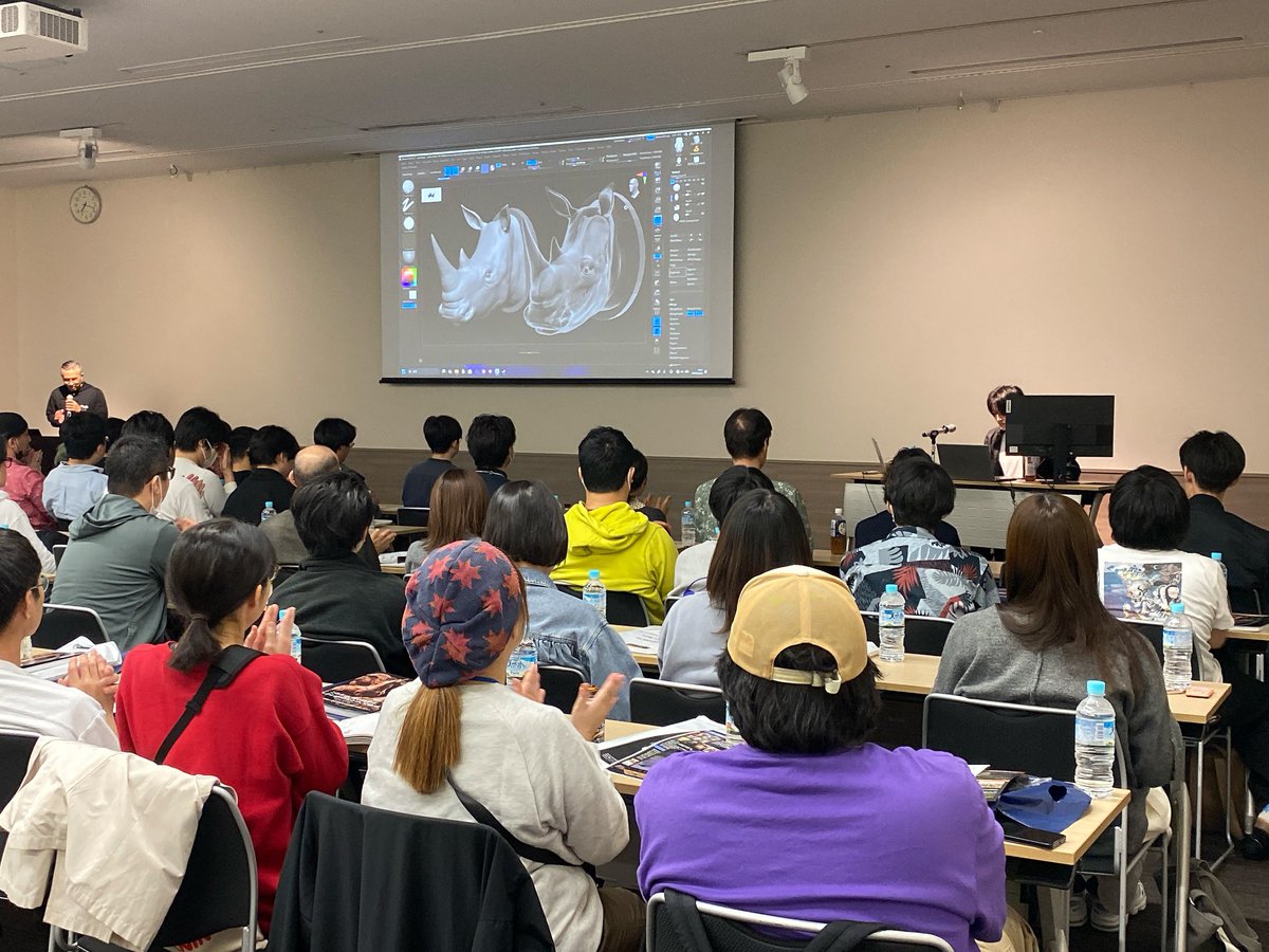 🎊✨
『アニマル・モデリング
動牣造形解剖学 増補改訂版』
発売記念セミナー
✨🎊

たくさんの方にご来場いただき、誠にありがとうございました！
おかげさまで、大盛況のうちに終了することができました。

千葉様によるライブモデリング、
そして片桐先生の講義と発売記念イベントにふさわしい、