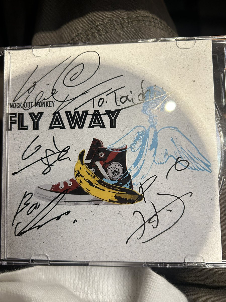KNOCK OUT MONKEYの皆様からCDにサインしてもらえました 今後