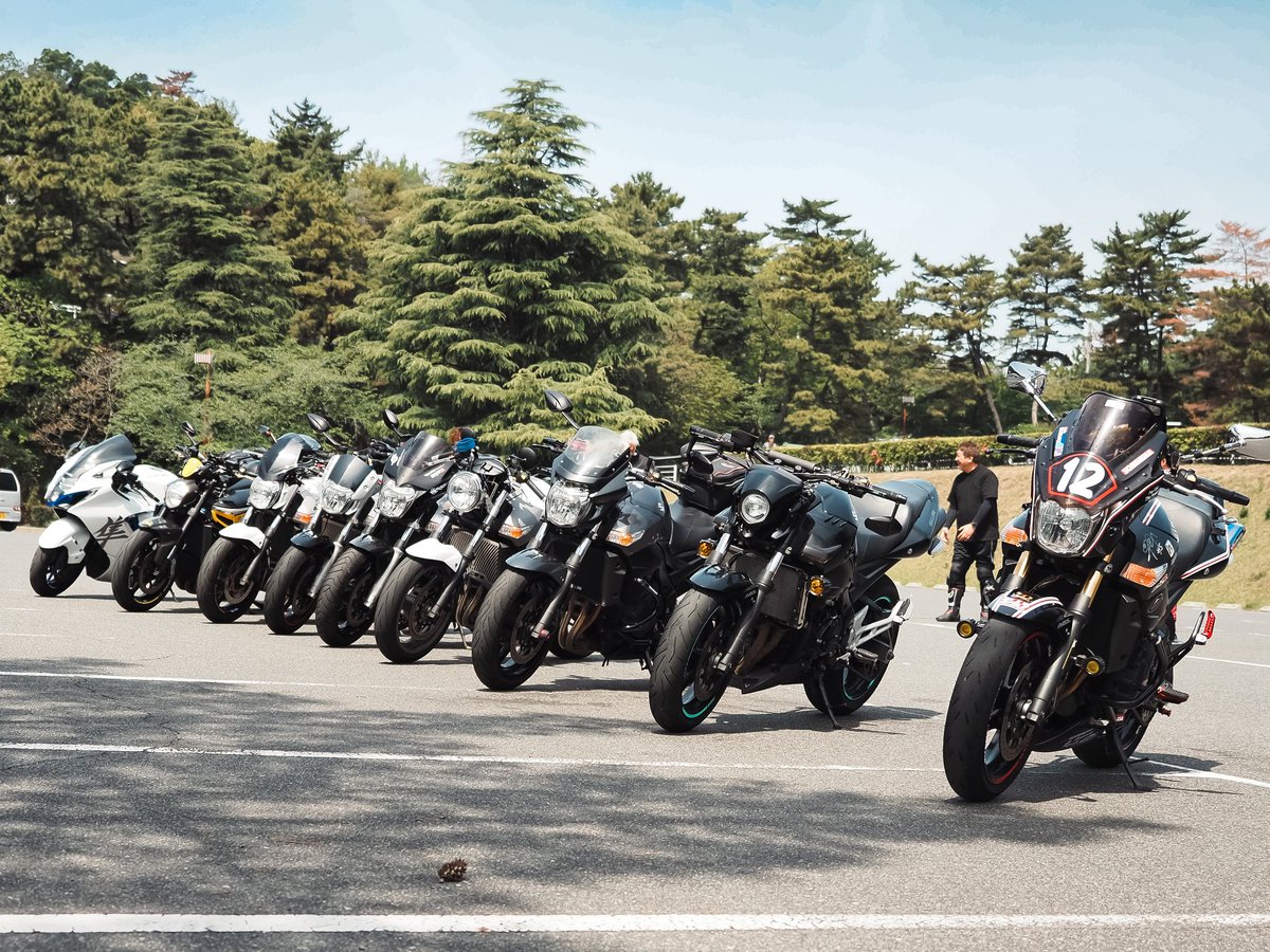 unya33's tweet photo. 関西GSR＆B-KINGミーティング In 鷲羽山展望台駐車場🙌✨
バイク楽しい🥳🥳🥳
濃厚かつまったりとした時間を過ごすことができました😌
ありがとうございました✨ https://t.co/o6FdHkhR1s