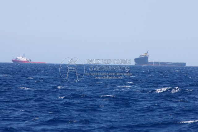 Shipguru's tweet image. #offshoretugsupplyvessel #MEGA_ONE #towing #newbuildhull of #STRIL_POLAR #underway #withinterritorialwaters #Malta - 09.04.2011 -  maltashipphotos.com - NO PHOTOS can be used or manipulated without our permission @worldshipsoc @ShippingMagnate @shippingdata @ShipsInPics