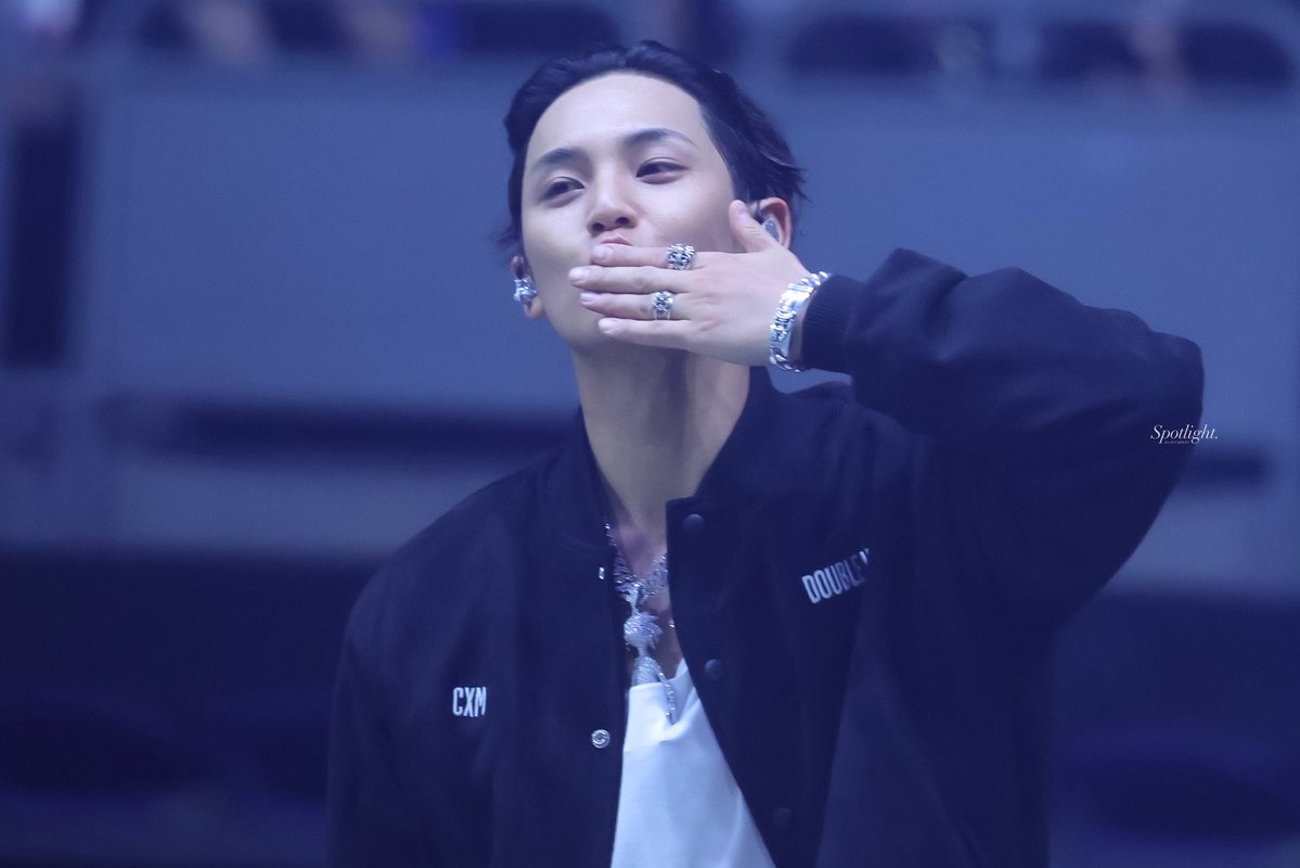 𝘚𝘱𝘰𝘵𝘭𝘪𝘨𝘩𝘵 tweet media