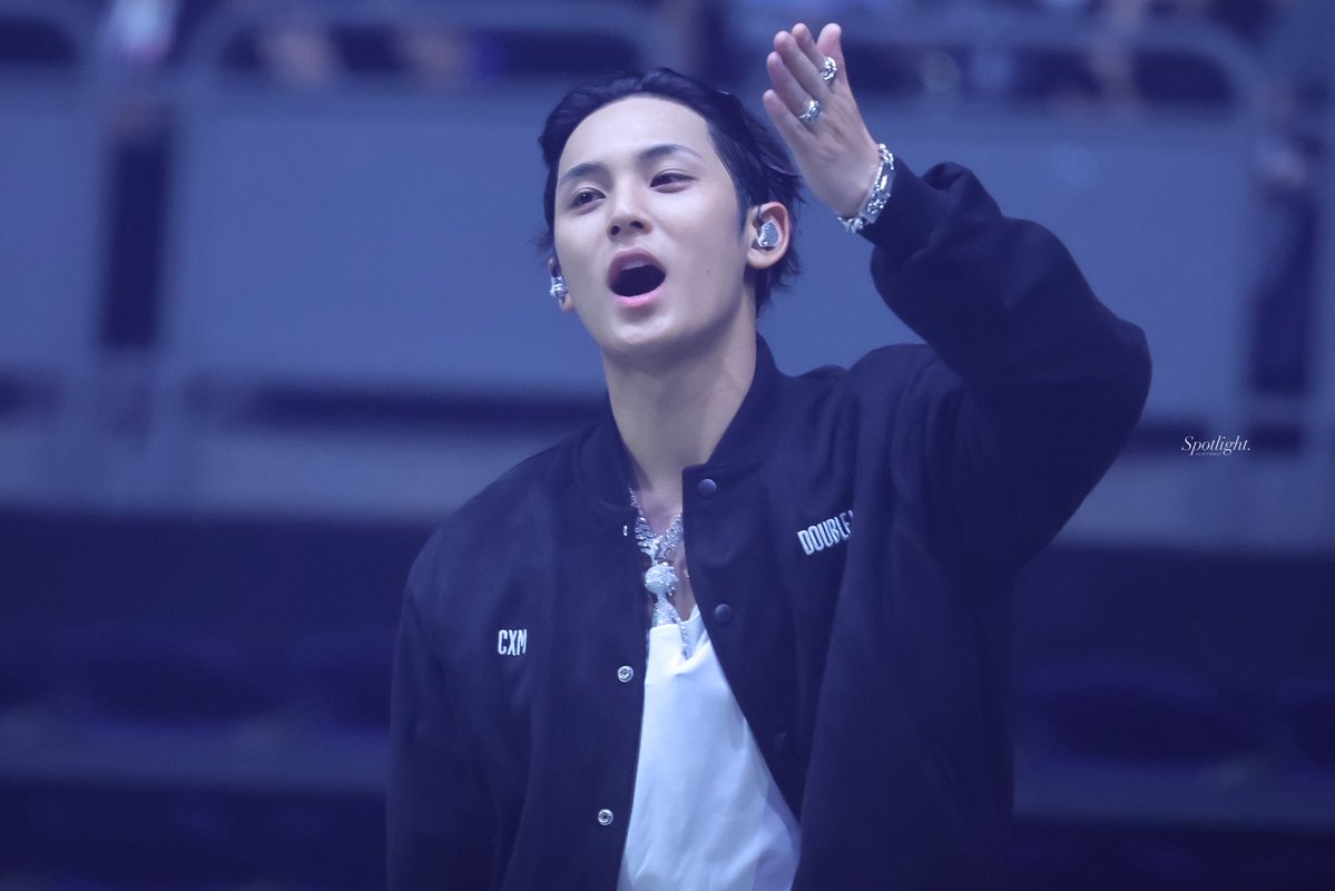 𝘚𝘱𝘰𝘵𝘭𝘪𝘨𝘩𝘵 tweet media