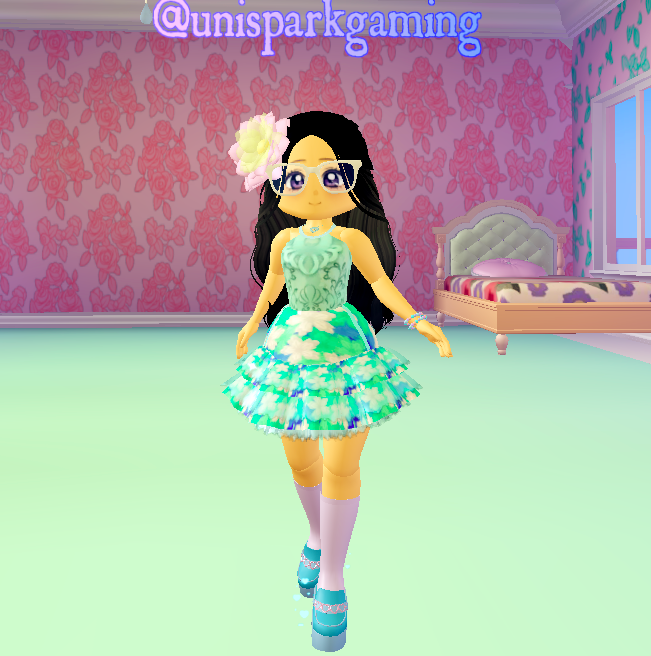 HeartsYTOficial's tweet photo. Turning my nature dorm into summer dorm✨☀️🌊
#rh #royalehigh #dormmakeover https://t.co/ski4pNHUyZ