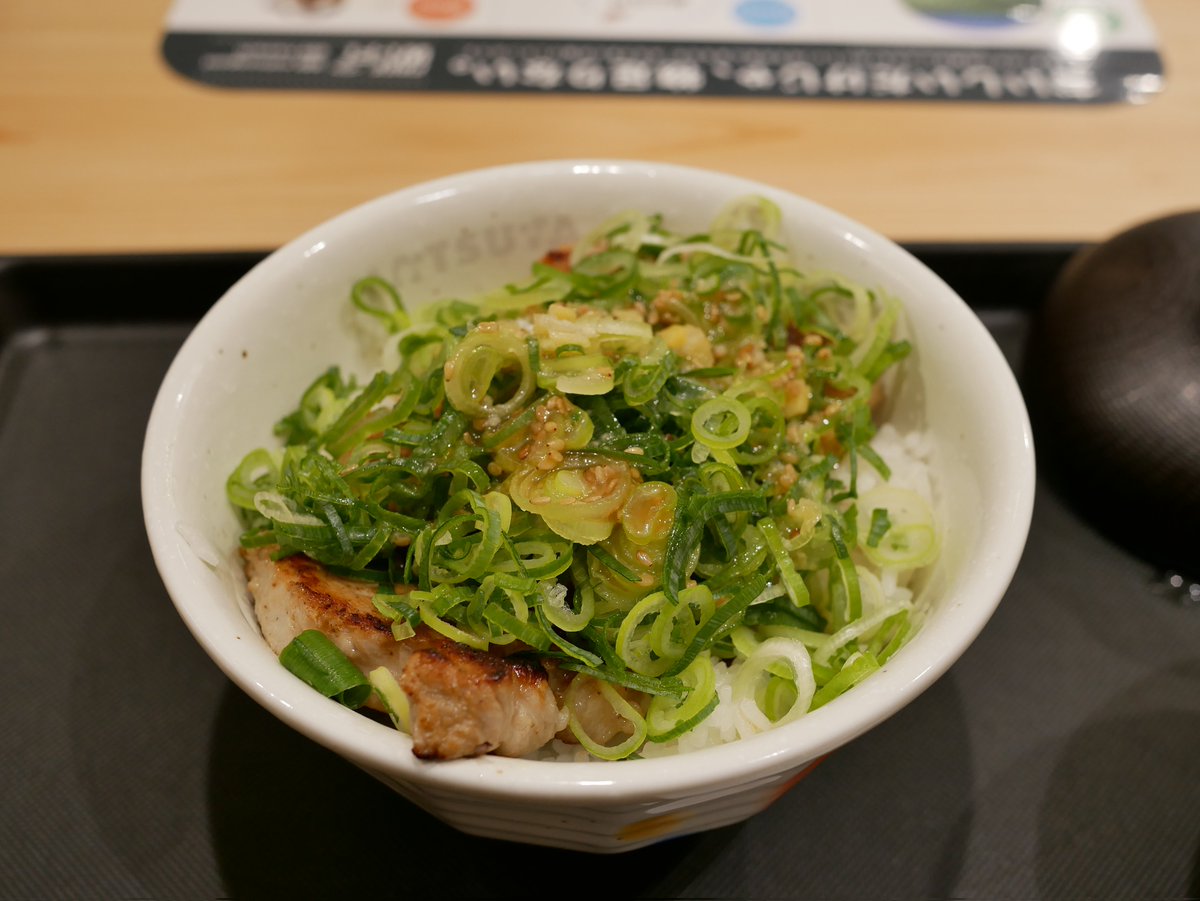 びでおん tweet media