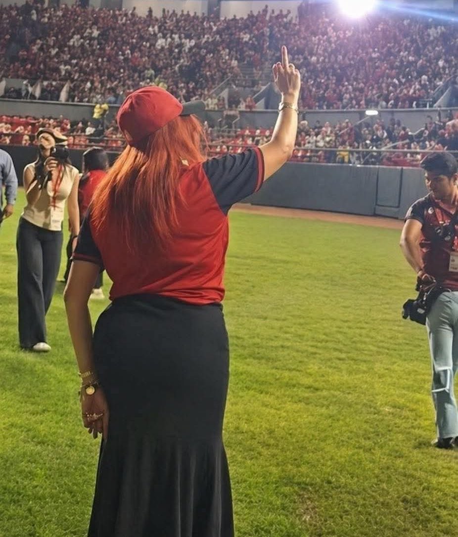 A L e 𝕏 tweet media