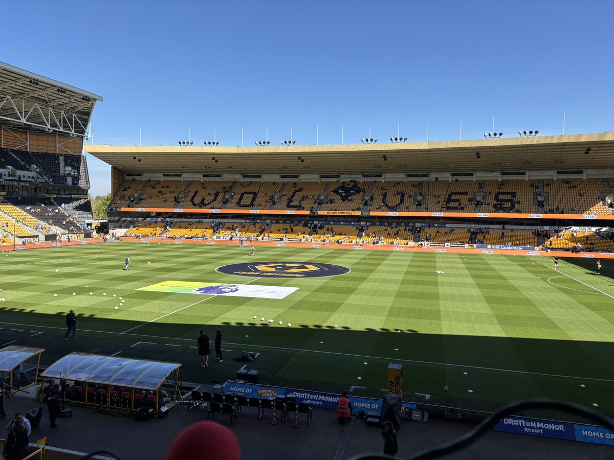 emmajonessport's tweet photo. A mahoosive match at Molineux 😬

This is a must win for #THFC 🙏

Will already relegated #Wolves be the latest team to deny Tottenham all 3 points in 2026 ? 📉

Commentary with me and @neil_mcdonald_ on BBC Radio London DAB 📻 from 3

#BBCFootball https://t.co/1nen2Qx1xr