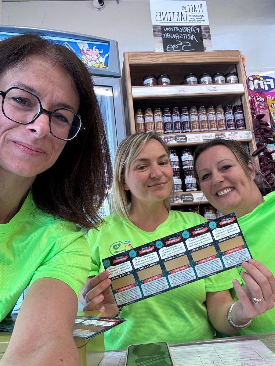 lcdc_42's tweet photo. On ne change pas des équipes qui font gagner 🤗
Jour 2 de nos ventes de nos tickets de tombola à 2 € avec plus de 22 000 € de dotations à gagner cette année grâce à nos nombreux partenaires 2026 💚
Vous pouvez retrouver nos équipes de bénévoles dans 7 magasins de la Loire  🤗🥰 https://t.co/pEzOH0pZ3g