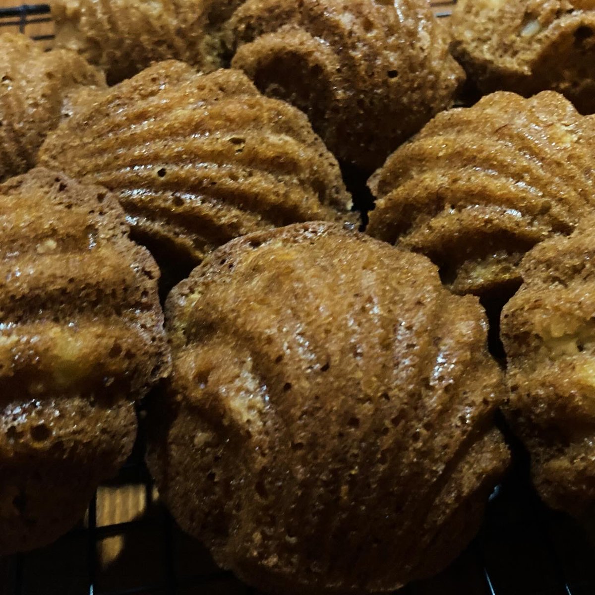 gomichild's tweet image. Hummingbird Madeleines 

#baking