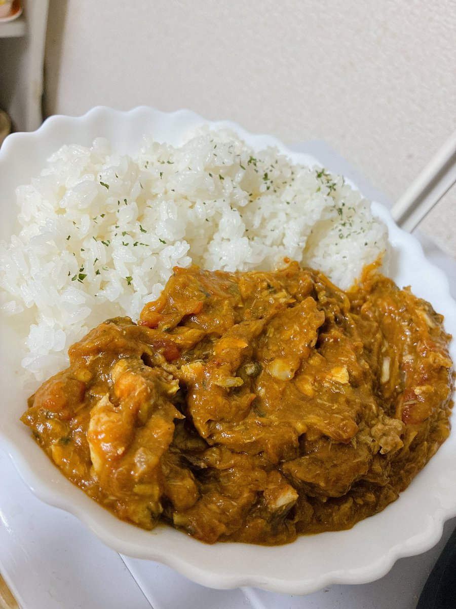 今日食べる分にサバ缶をたして
サバカレーにしました✌︎('ω')✌︎
うまうまです