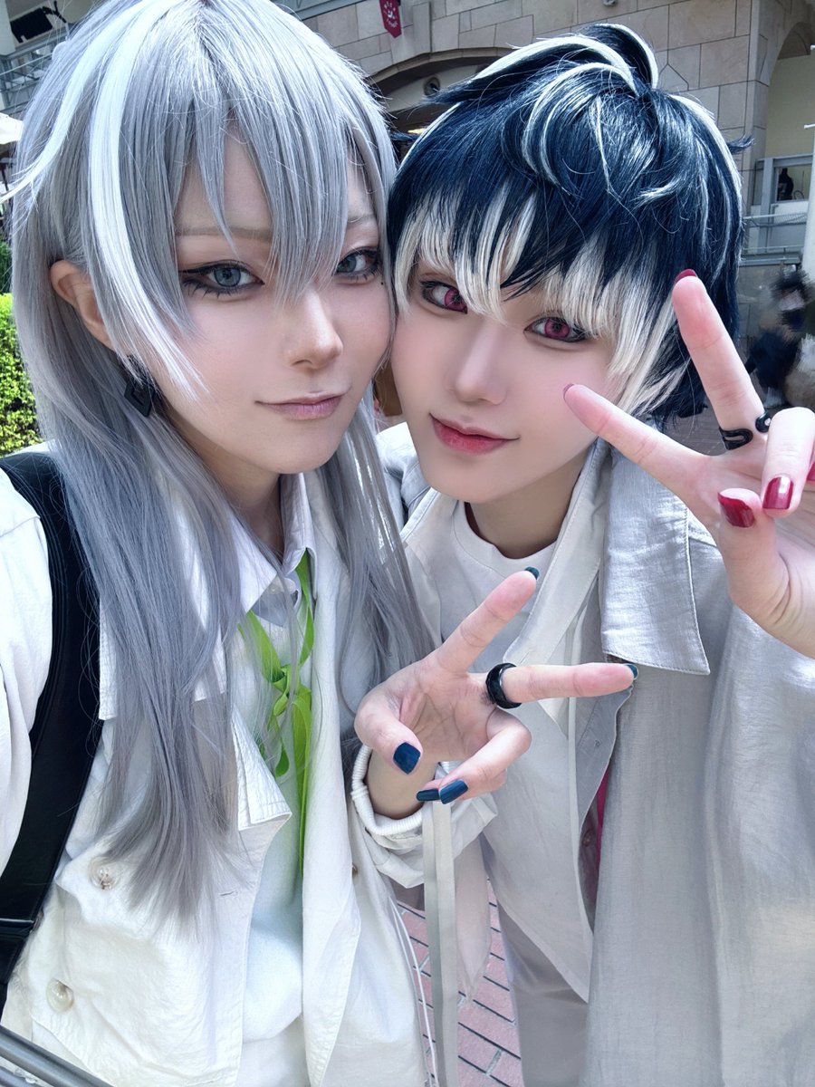 モコ tweet media