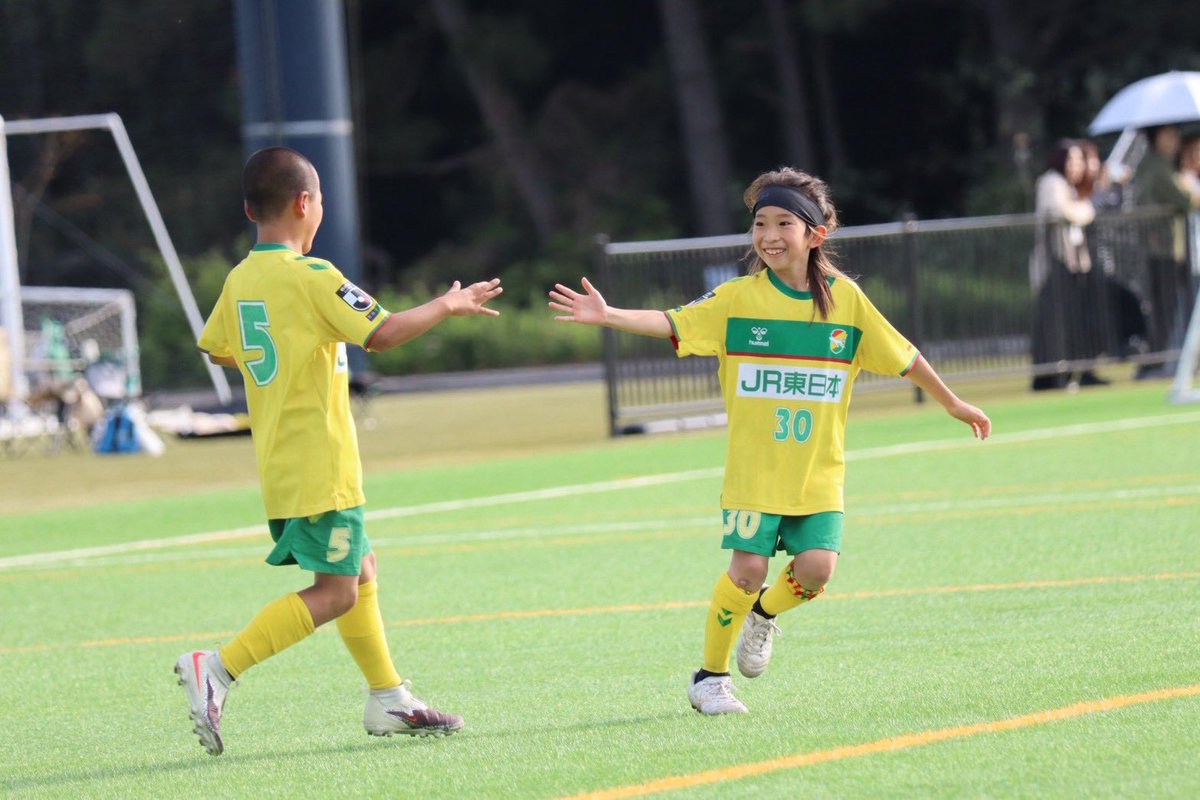 jefcoracaoU12's tweet photo. TM U-9

vs レジスタFC

試合前の準備から
成長が見えてきている👏

自分の荷物を
しっかり整理できるように
なってきた選手たち✨

自分のことができるようになると
自然と仲間のサポートにも目が向く👀

それを行動に移し
言葉で伝えてあげることが
最高のプレーにつながっていく。 https://t.co/TrvtdJUTqG