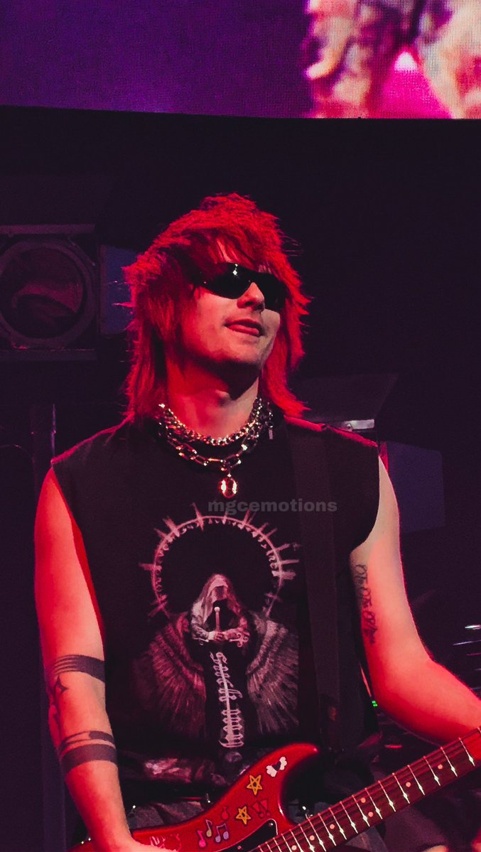 jago on tour ✰ tweet media