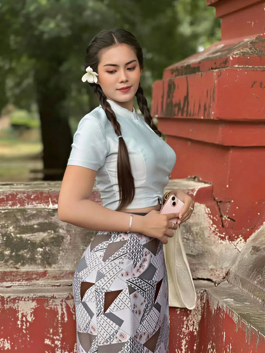 မေ့မရတဲ့ကိုကို

အား….. ကိုကိုရယ် မြသွေးလေ ယွစိယွစိနဲ့ ဘာတွေဖြစ်နေမှန်းမသိတော့ဘူး ကိုကိုရယ် .. ဘာမှမဖြစ်ဘူး မျက်လုံးလေးအသာမှိတ်ထား သိလား …

👇👇👇link ကိုနှိပ်ပြီး အပြည့်အစုံကိုဖတ်လို့ရပါပြီ

utwochannel.xyz/?go=b9d28429