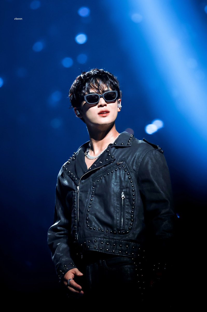 𝙘𝙡𝙤𝙫𝙚𝙧. tweet media