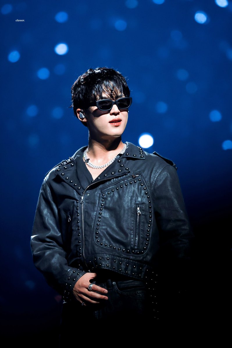 𝙘𝙡𝙤𝙫𝙚𝙧. tweet media