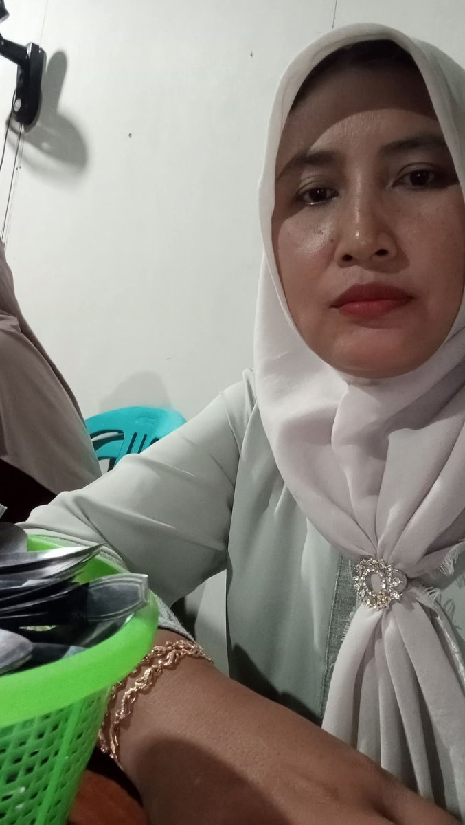 Lili Yuanti tweet media