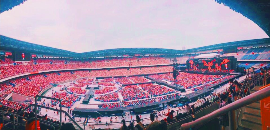 .<a href="/JYPETWICE/">TWICE</a> has earned THE MOST attended K-pop concert in history with approximately 80K attendees, surpassing TVXQ!  🇯🇵🔥(excluding festivals and free concerts.)